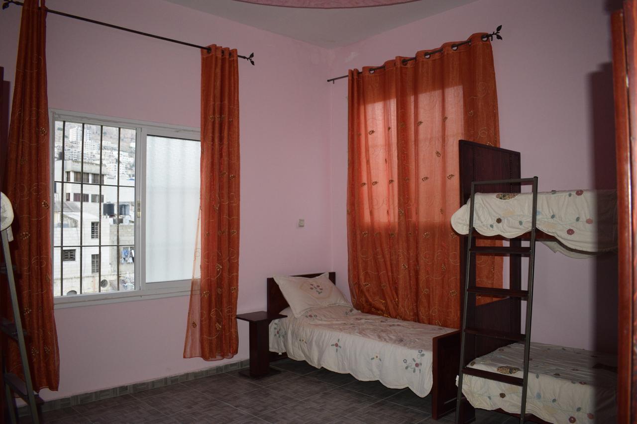 Success Hostel Nablus Buitenkant foto